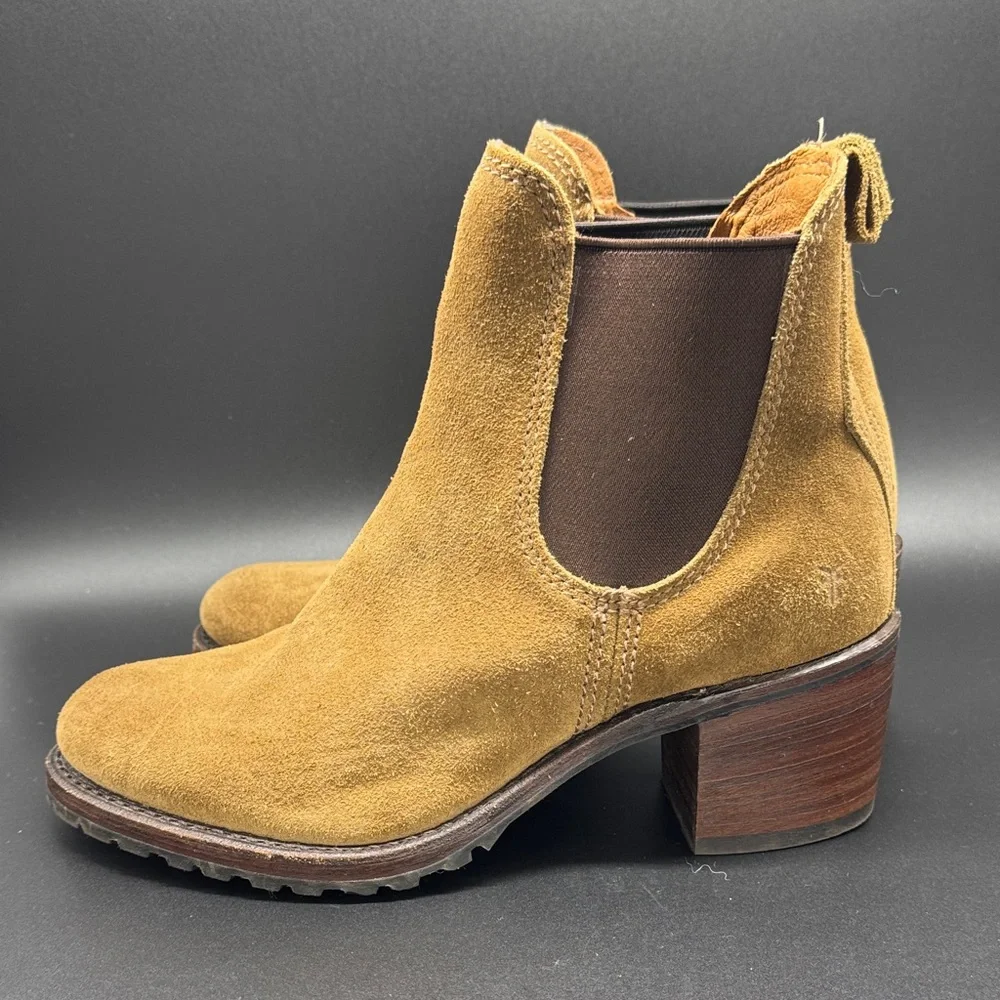 Frye Sabrina Chelsea Ankle Boots in Tan Suede ask 9 - Picture 5 of 10